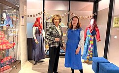 Л. Скаковская посетила музей-мастерскую набойки «Тверская манера»