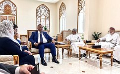 М. Ахмадов: Делегация российских сенаторов провела в Омане встречу с губернатором провинции Дакхлия