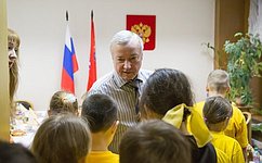 Владимир Кулаков: Необходимо сделать все возможное, чтобы каждый российский ребенок побывал в столице своей Родины