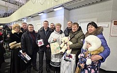 О. Бас посетила в ЛНР спортивный комплекс «Ледовая арена»