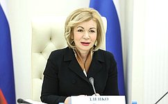 Е. Зленко: Обеспечение качественным бесплатным горячим питанием школьников — на постоянном контроле Совета Федерации