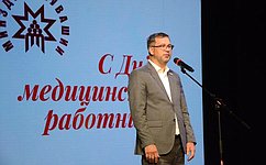 Н. Владимиров поздравил медицинское сообщество Чувашии с профессиональным праздником