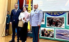 Н. Владимиров вручил награду проекта «Дети-герои» на торжественном мероприятии в честь 35-летия МЧС России