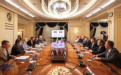 К. Косачев провел встречу с главой Народного Совета ЛНР Д. Мирошниченко