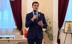 Р. Маслов поздравил юбилейные семейные пары в Череповце