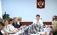 Сенаторы обсудили актуальные вопросы реализации социальной политики в Саратовской области