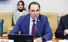 А. Хапочкин провел совещание по развитию электроэнергетического комплекса Дальневосточного федерального округа