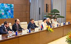В. Якушев встретился с Председателем Национального Собрания Вьетнама Чан Тхань Маном