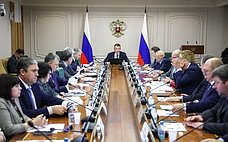 Поправки в законодательство позволят обезопасить граждан от некачественных биологически активных добавок — сенаторы РФ