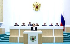 А. Попова рассказала сенаторам о биологической безопасности, защите прав потребителей и борьбе с нелегальной торговлей