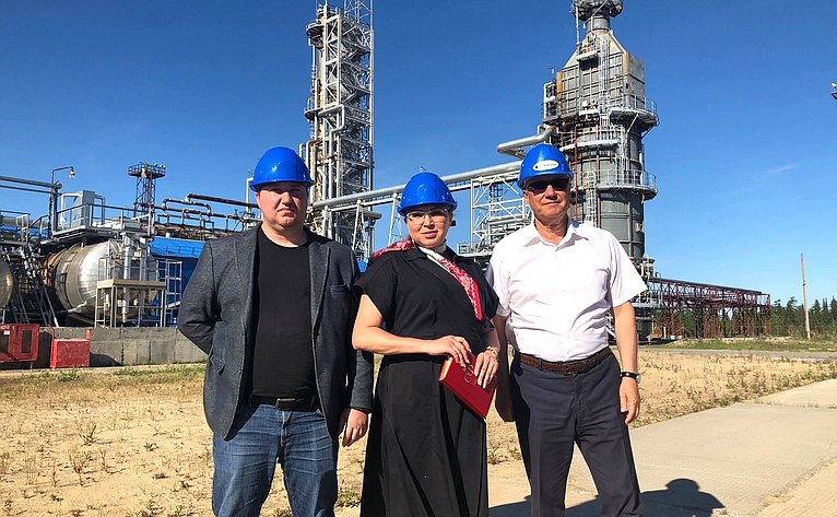 Елена Шумилова посетила Усинский нефтеперерабатывающий завод