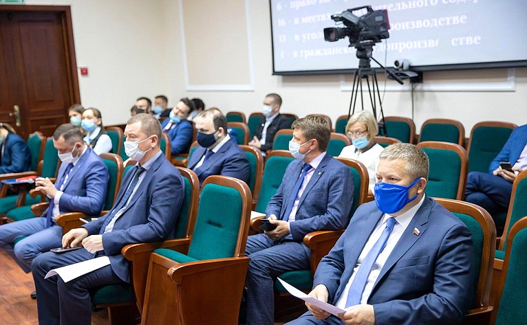Денис Гусев принял участие в сессии Собрания депутатов Ненецкого автономного округа