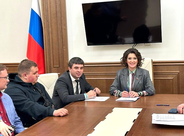 Маргарита Павлова организовала экскурсию в Совет Федерации детей из ДНР и ЛНР