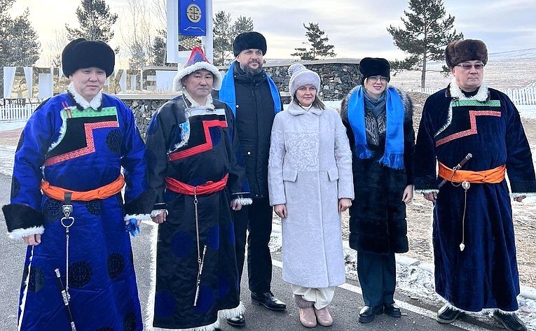 Баир Жамcуев посетил Агинский дацан «Дэчен Лхундублинг»