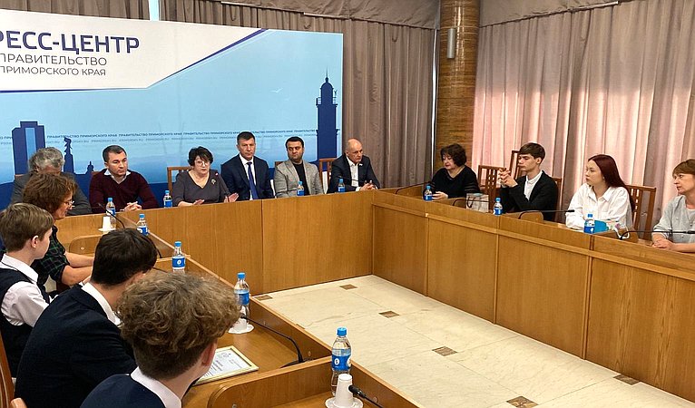 Людмила Талабаева провела в Приморье встречу с общественностью