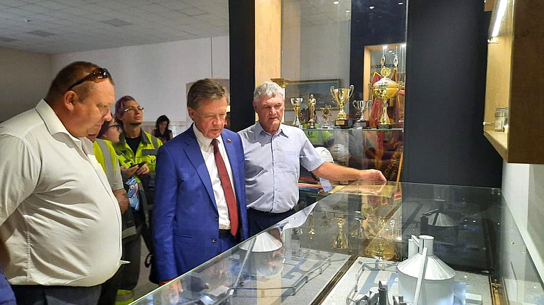 Сергей Рябухин посетил в г. Вольске один из старейших цементных заводов России