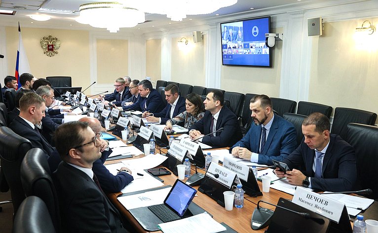Совещание Комитета Совета Федерации по экономической политике на тему «Восстановление экономического потенциала, в том числе портовой инфраструктуры, Азовского моря как внутреннего моря РФ»
