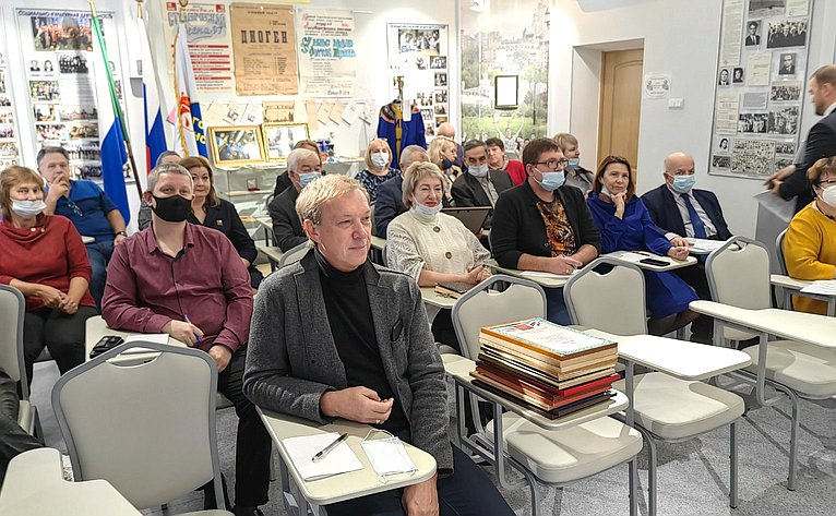 Андрей Базилевский посетил заседание Ученого совета Хабаровского государственного института культуры