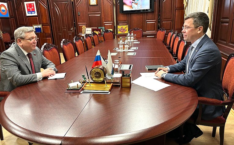 Александр Лутовинов в рамках региональной недели провел ряд встреч