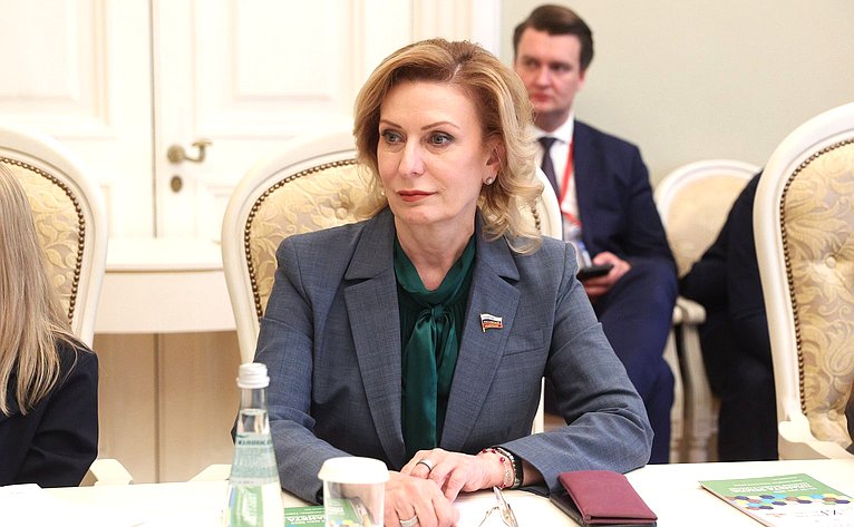 Инна Святенко