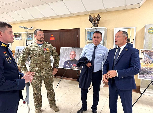 В Рязанском воздушно-десантном училище состоялось открытие фотовыставки «Герои Гостомеля»