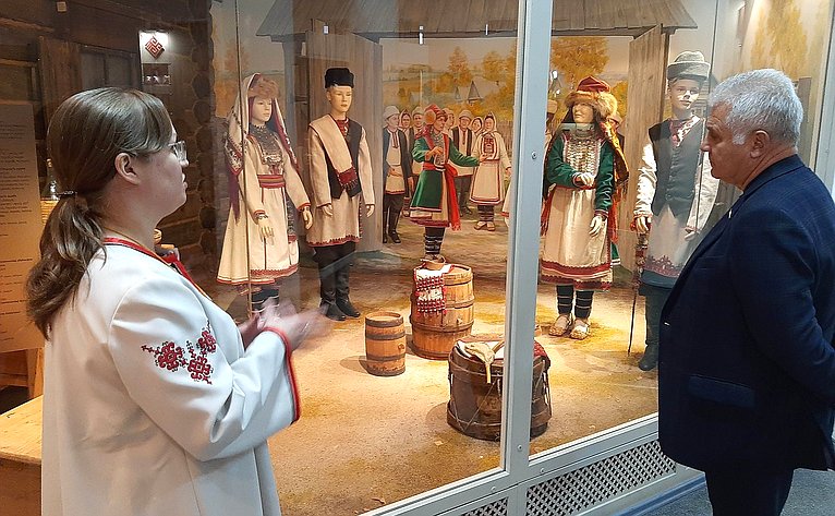 Сергей Мартынов в рамках рабочей поездки в регион посетил Национальный музей Марий Эл им. Т.Евсеева