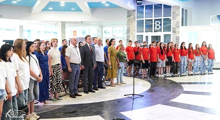Сергей Рябухин пообщался с учащимися из Луганской Народной Республики, которые приехали в город в рамках образовательного проекта «Университетские смены» в Ульяновском государственном техническом университете