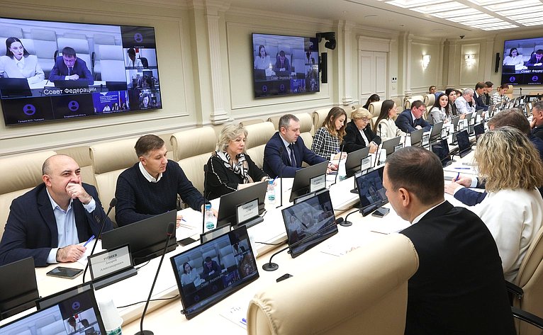 Круглый стол на тему «Права потребителей при оказании платных образовательных услуг»