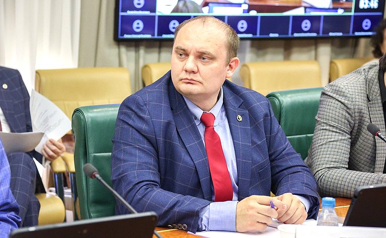 Круглый стол Комитета СФ по конституционному законодательству и государственного строительства «Ответственность за воспрепятствование профессиональной деятельности адвоката как гарантия реализации принципа состязательности и равноправия сторон»