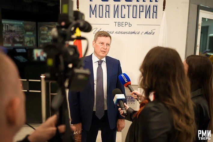 Андрей Епишин вручил награды победителям VII Межрегионального фестиваля детско-юношеского кино «Мы нашей памяти верны»