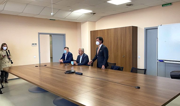 Максим Кавджарадзе в рамках поездки в регион посетил производственные предприятия в Тербунском и Воловском районах