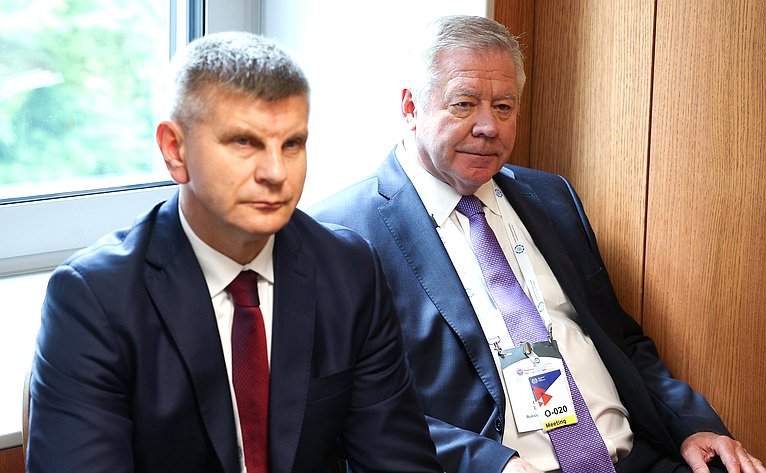 Геннадий Голов