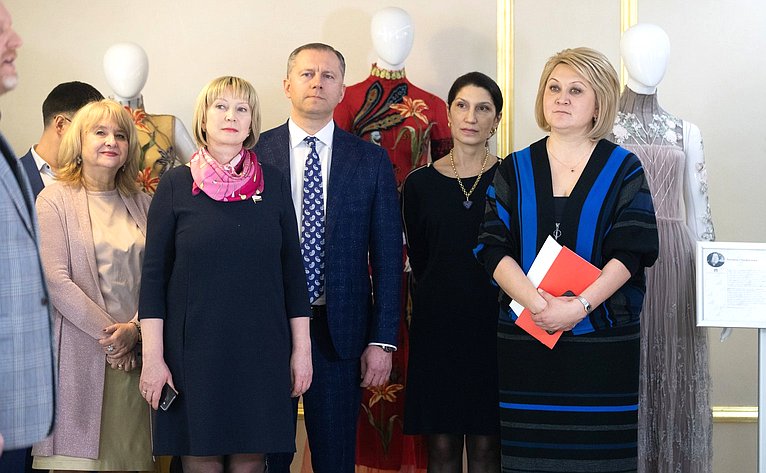 Открытие выставки «Отечественные дизайнеры – российским женщинам»