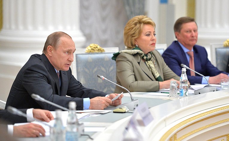 В. Матвиенко на совещании в Кремле
