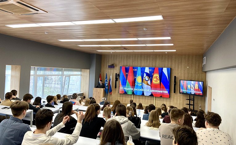 Фарит Мухаметшин в режиме видеоконференцсвязи выступил на открытии III образовательного проекта «Неделя российской дипломатии»