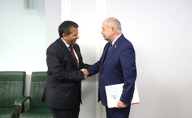 Ильяс Умаханов провел встречу с Чрезвычайным и Полномочным Послом Йеменской Республики в РФ Ахмедом Салемом Аль-Вахейши