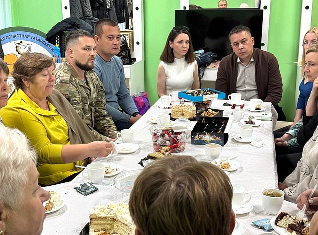 Айрат Гибатдинов поздравил ульяновцев с Днем пожилого человека