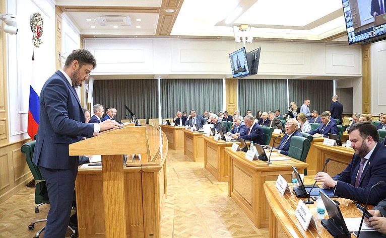 Заседание Совета по вопросам агропромышленного комплекса и природопользования при Совете Федерации на тему «Проблемы реализации новых механизмов использования и охраны земель сельскохозяйственного назначения»