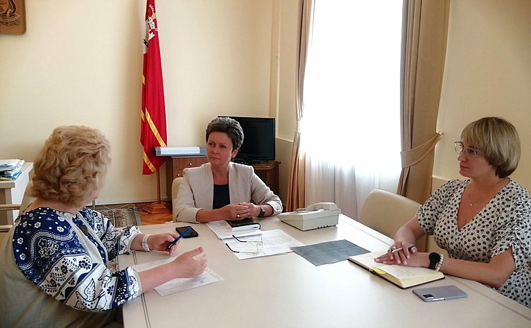 Нина Куликовских в рамках работы в регионе встретилась с заместителем губернатора Викторией Макаровой