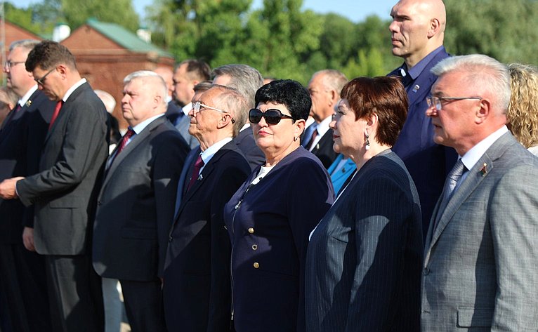 Мемориальный комплекс «Брестская крепость-герой». Церемония возложения венка и цветов к Вечному огню
