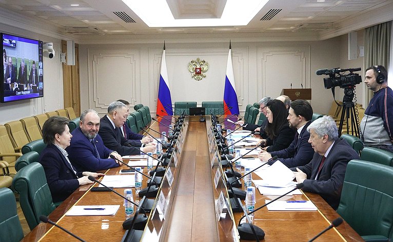 Совещание Комитета СФ по федеративному устройству, региональной политике, местному самоуправлению и делам Севера совместно с Советом по вопросам развития Дальнего Востока, Арктики и Антарктики при Совете Федерации