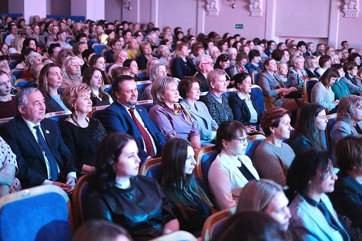 Елена Писарева провела V Областной женский форум в Великом Новгороде