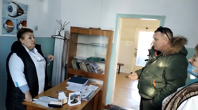 Игорь Кастюкевич доставил аппарат УЗИ в центральную районную больницу поселка Верхний Рогачик Херсонской области