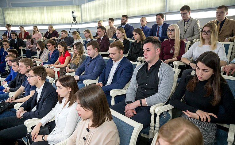 Встреча с участниками молодежного российско-белорусского конкурса «Союзная Лига дебатов»