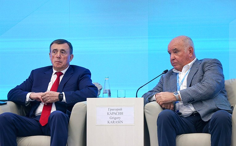 Председатель Комитета СФ по международным делам Григорий Карасин в ходе работы в регионе принял участие в пленарном заседании Международного форума беспилотных аппаратов всех сред «Крылья Сахалина»