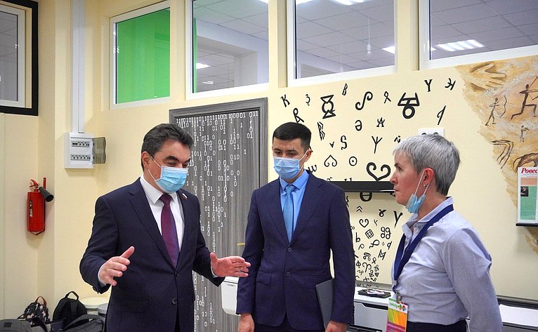 Ирек Ялалов в рамках проекта «Путь к успеху» посетил полилингвальную многопрофильную школу № 44 г. Уфы Республики Башкортостан