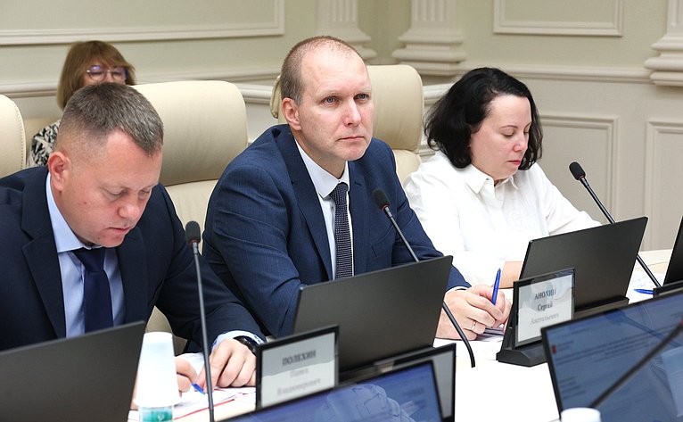 Заседание Комиссии СФ по мониторингу законодательства РФ в сфере государственного контроля (надзора) и муниципального контроля в РФ на тему «Анализ эффективности внедрения в работу контрольных органов индикаторов риска нарушения обязательных требований»