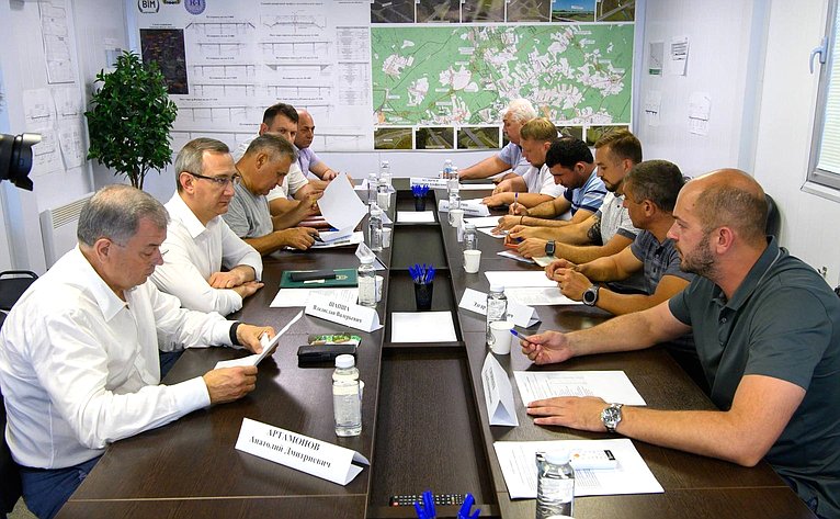 Анатолий Артамонов принял участие в рабочем совещании по строительству Северного обхода города Калуги
