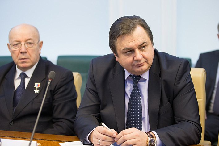 Совместное заседание Комитетов СФ по вопросам обеспечения российских авиаперевозчиков квалифицированными летными кадрами 13
