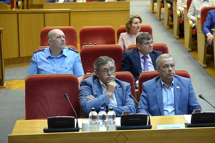 Николай Владимиров выступил с докладом на XXXV сессии Госсовета Чувашии